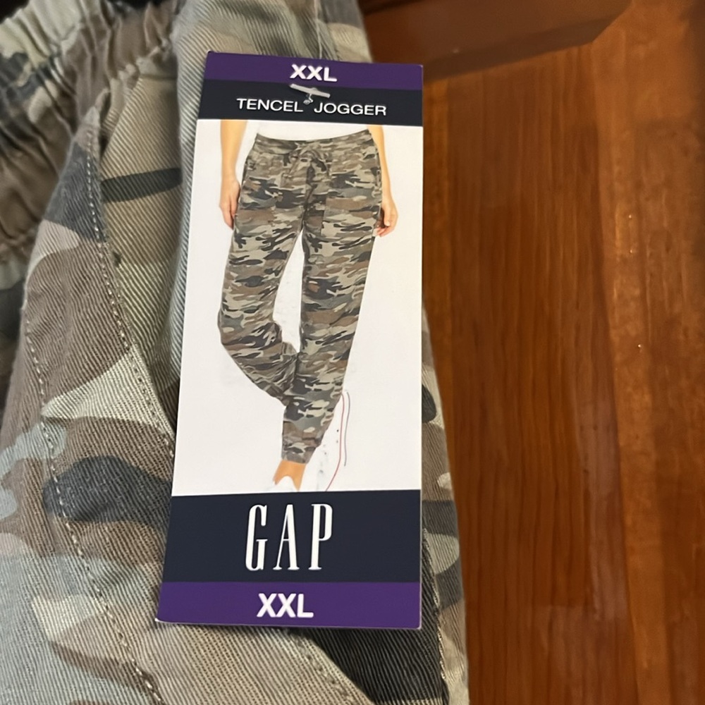 Gap XXL Camo Joggers - Picture 7 of 7